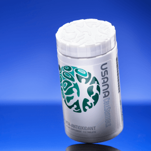 在蓝色背景的Usana vita抗氧化瓶
