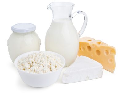 白色背景上的欧宝视频网站乳制品